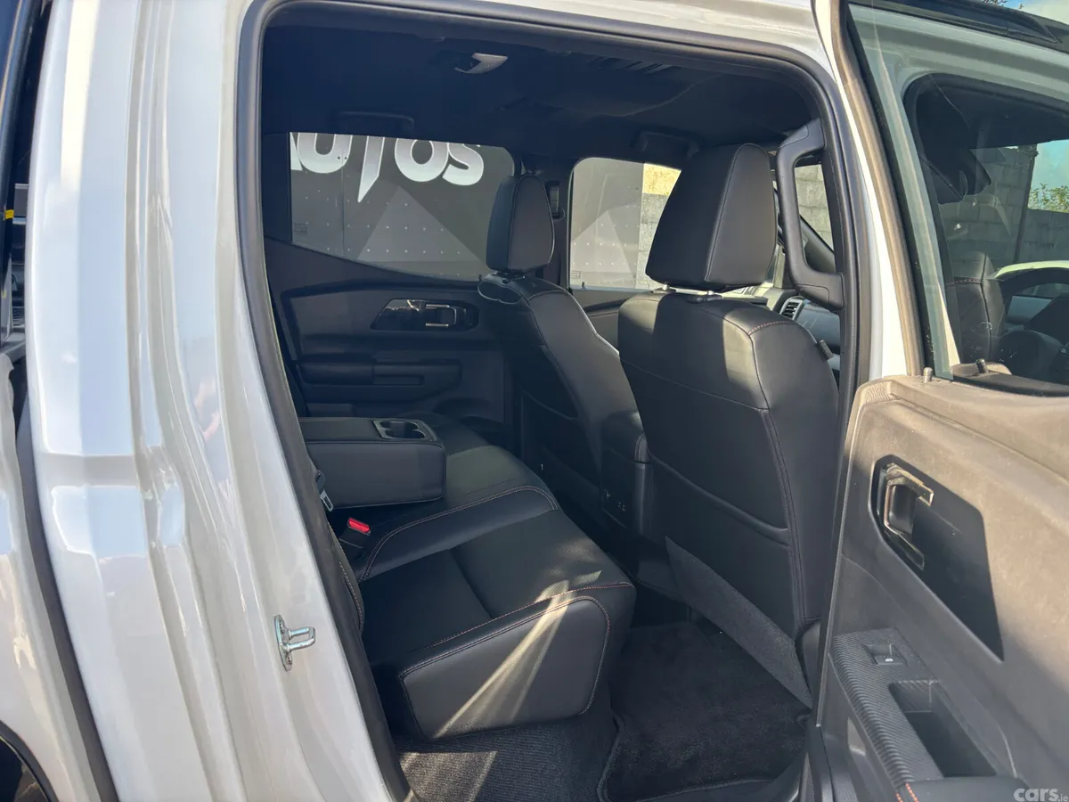 Mitsubishi L200 Pick Up, Diesel, 2024, White