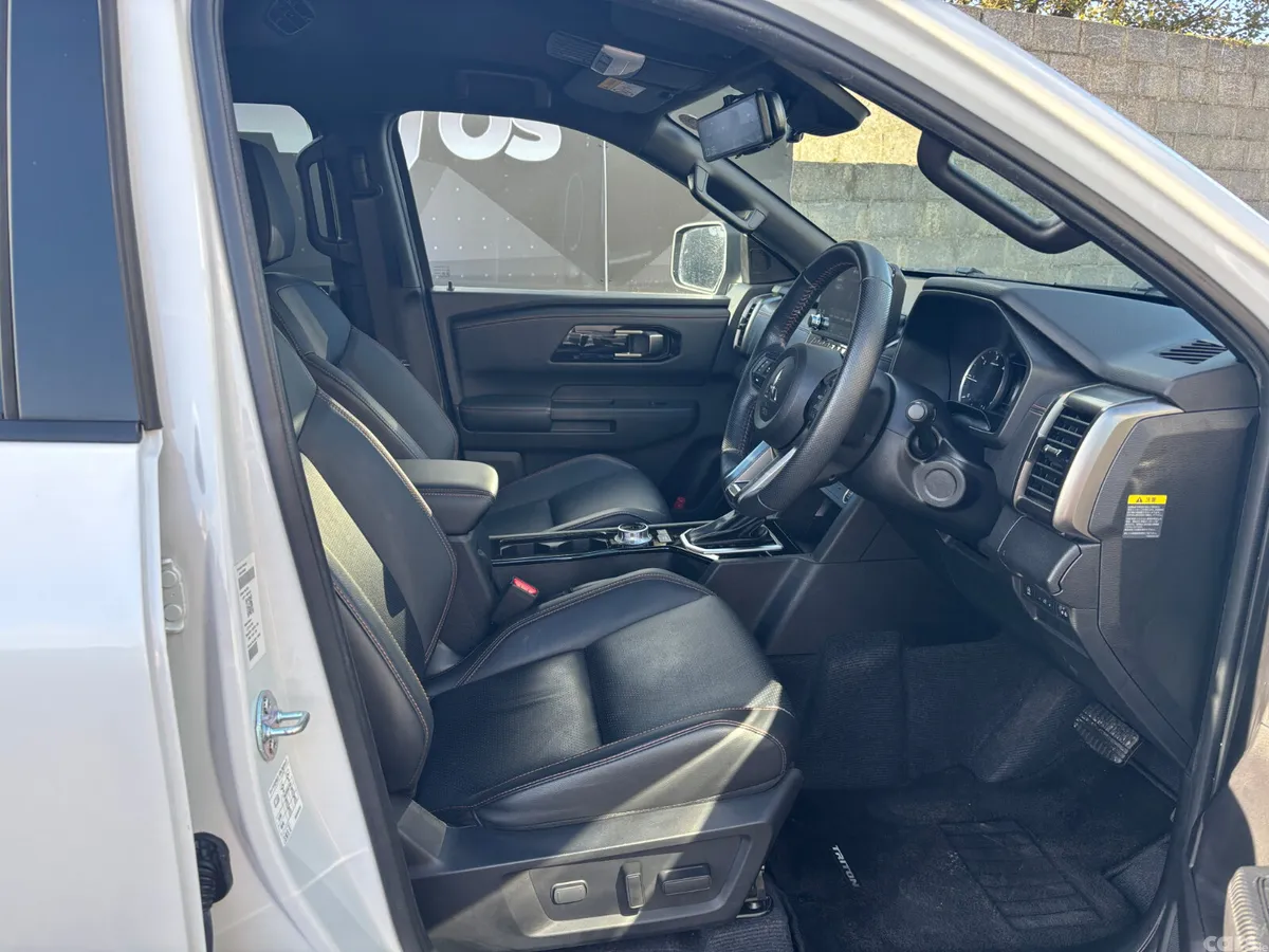 Mitsubishi L200 Pick Up, Diesel, 2024, White