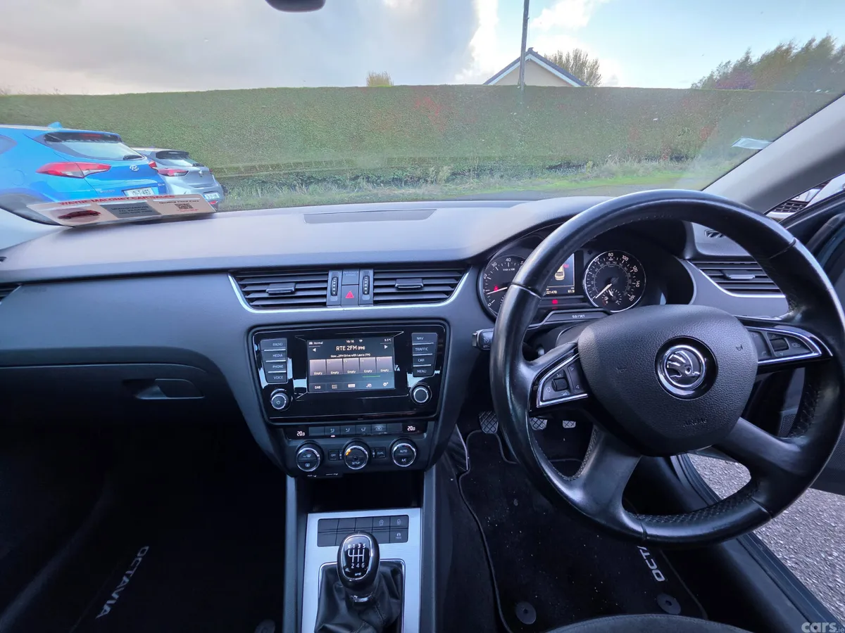 Skoda Octavia Hatchback, Petrol, 2015, Grey