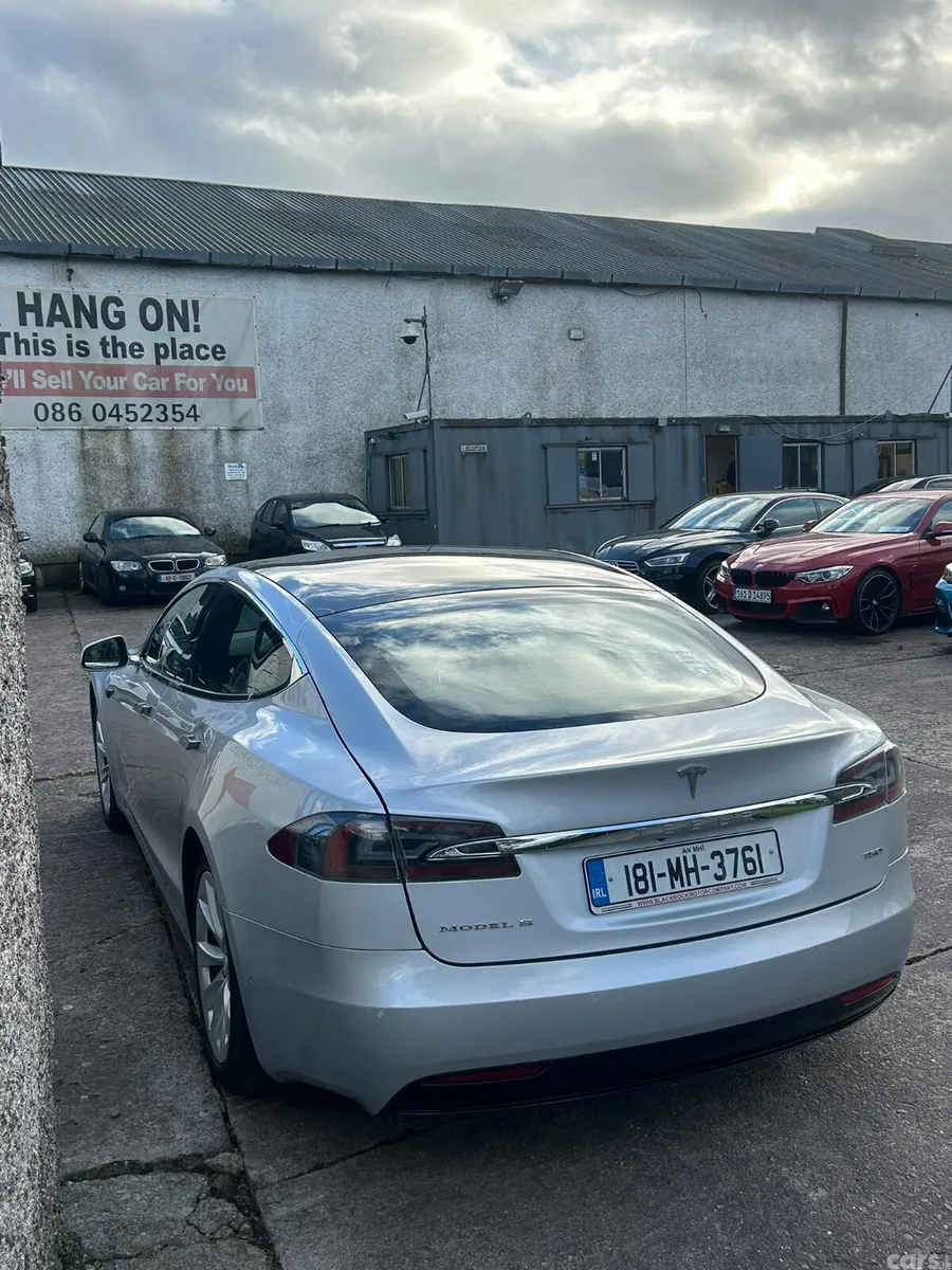 Tesla Model S Hatchback, Electric, 2018, Grey