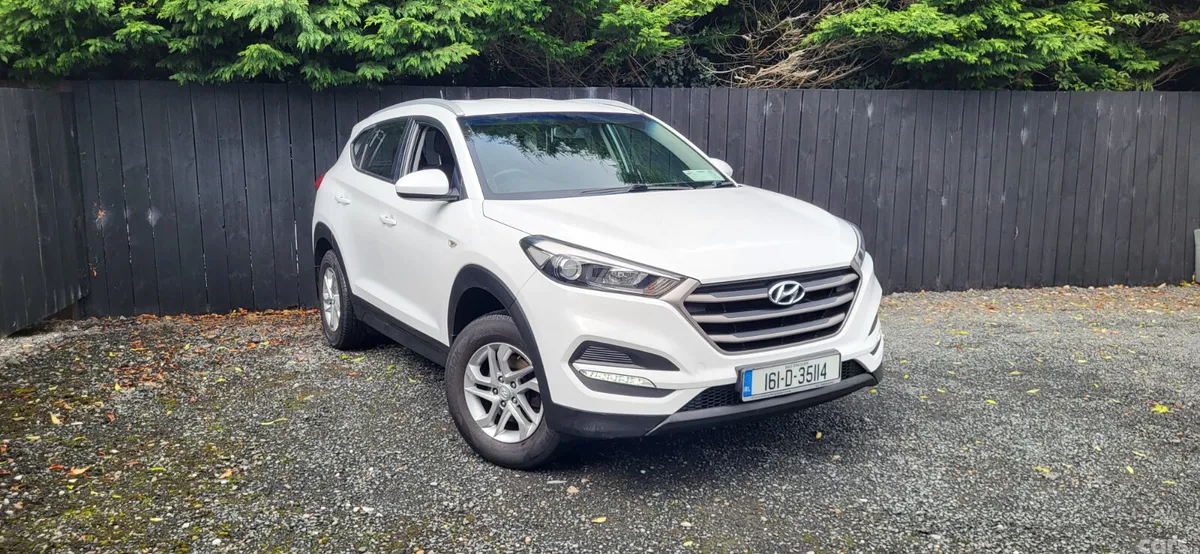 Hyundai Tucson SUV, Petrol, 2016, White