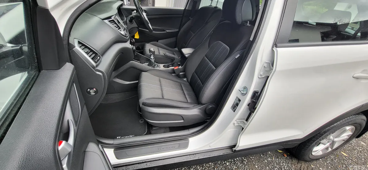 Hyundai Tucson SUV, Petrol, 2016, White