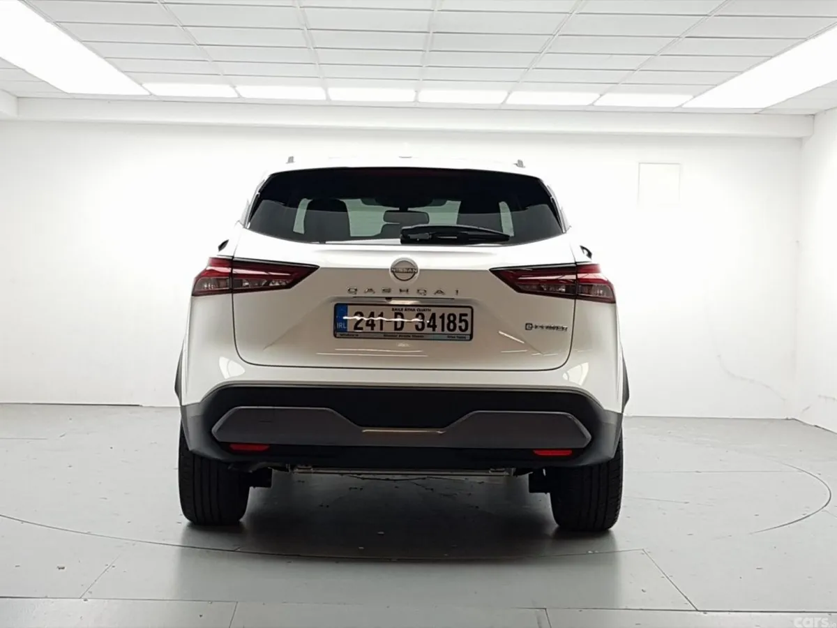 Nissan Qashqai MPV, Petrol, 2024, White