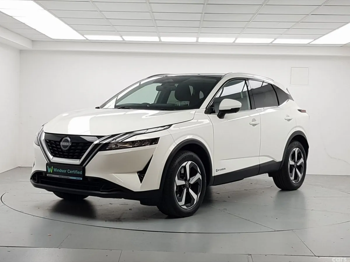 Nissan Qashqai MPV, Petrol, 2024, White