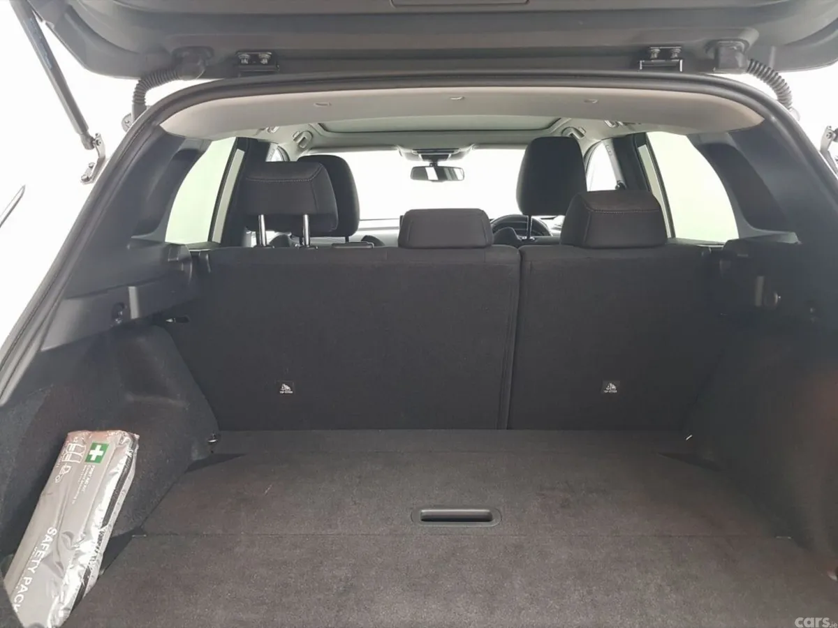 Nissan Qashqai MPV, Petrol, 2024, White