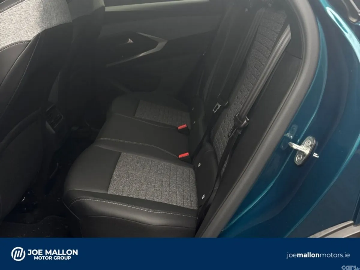Peugeot 3008 MPV, Petrol, 2026, Blue