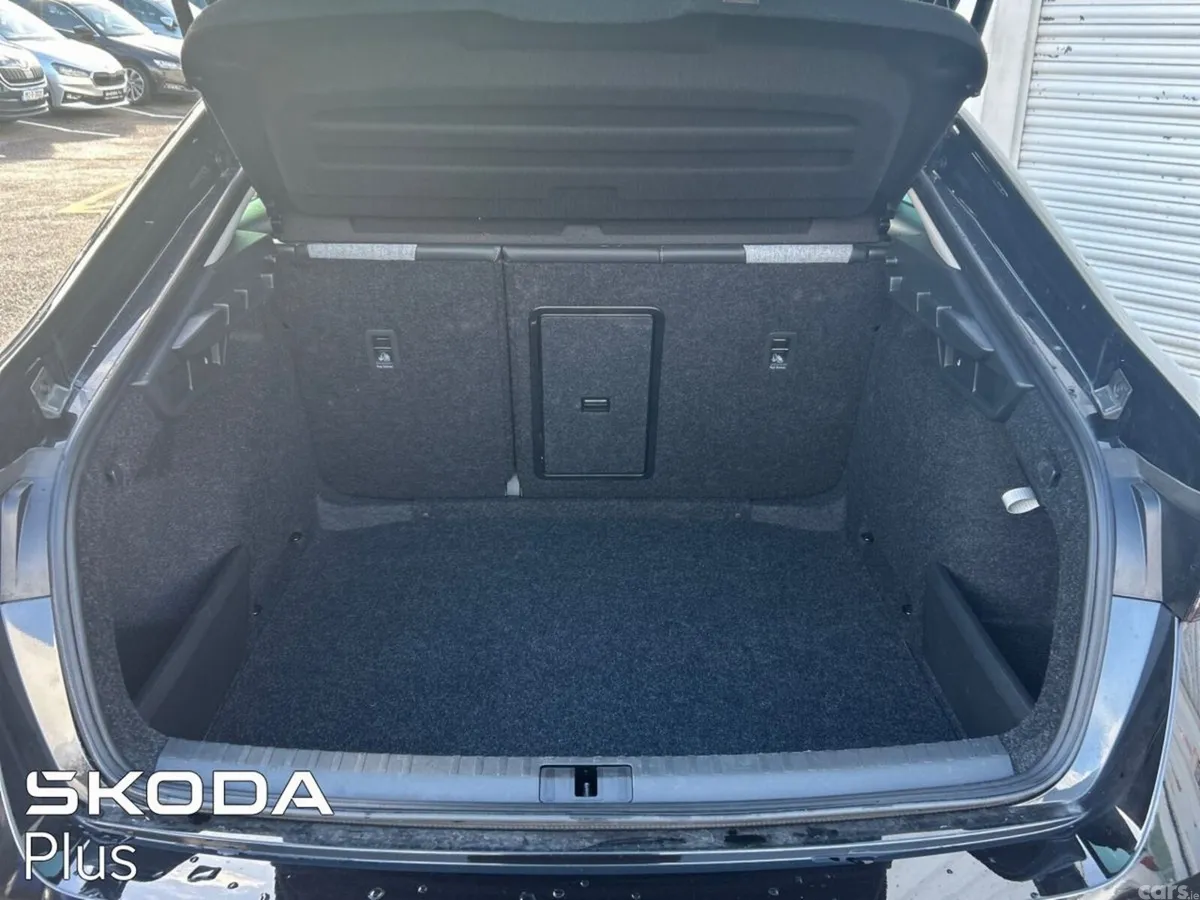 Skoda Octavia Saloon, Diesel, 2026, Black