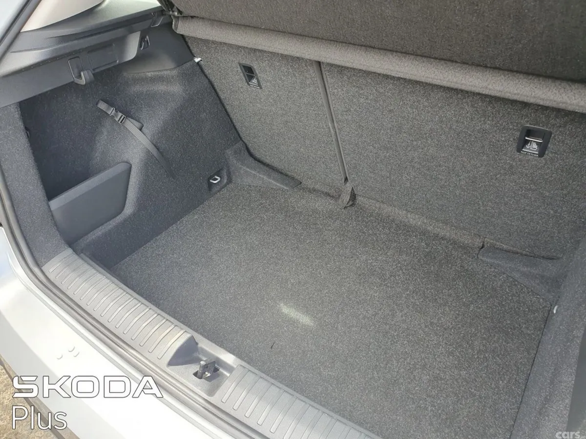Skoda Kamiq SUV, Petrol, 2025, Grey