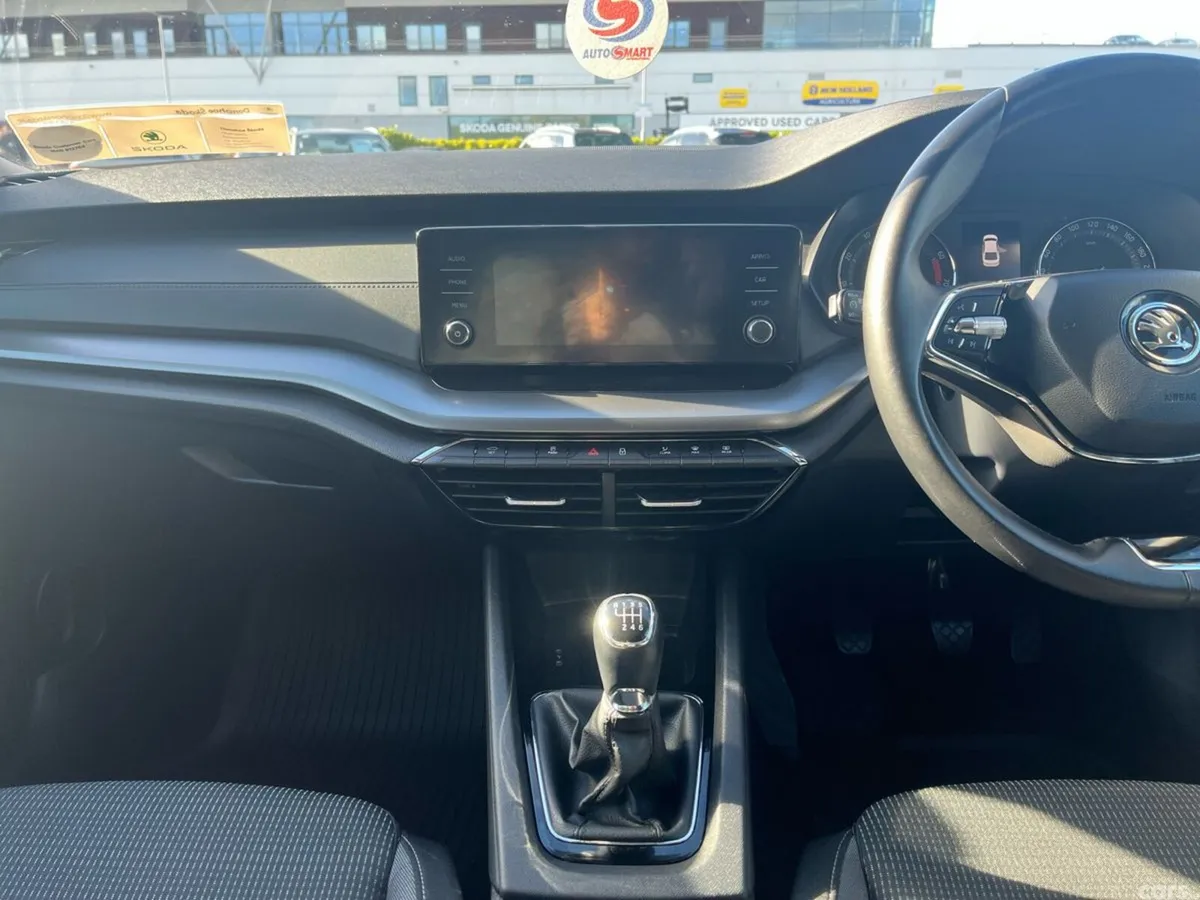 Skoda Octavia Saloon, Petrol, 2024, Blue
