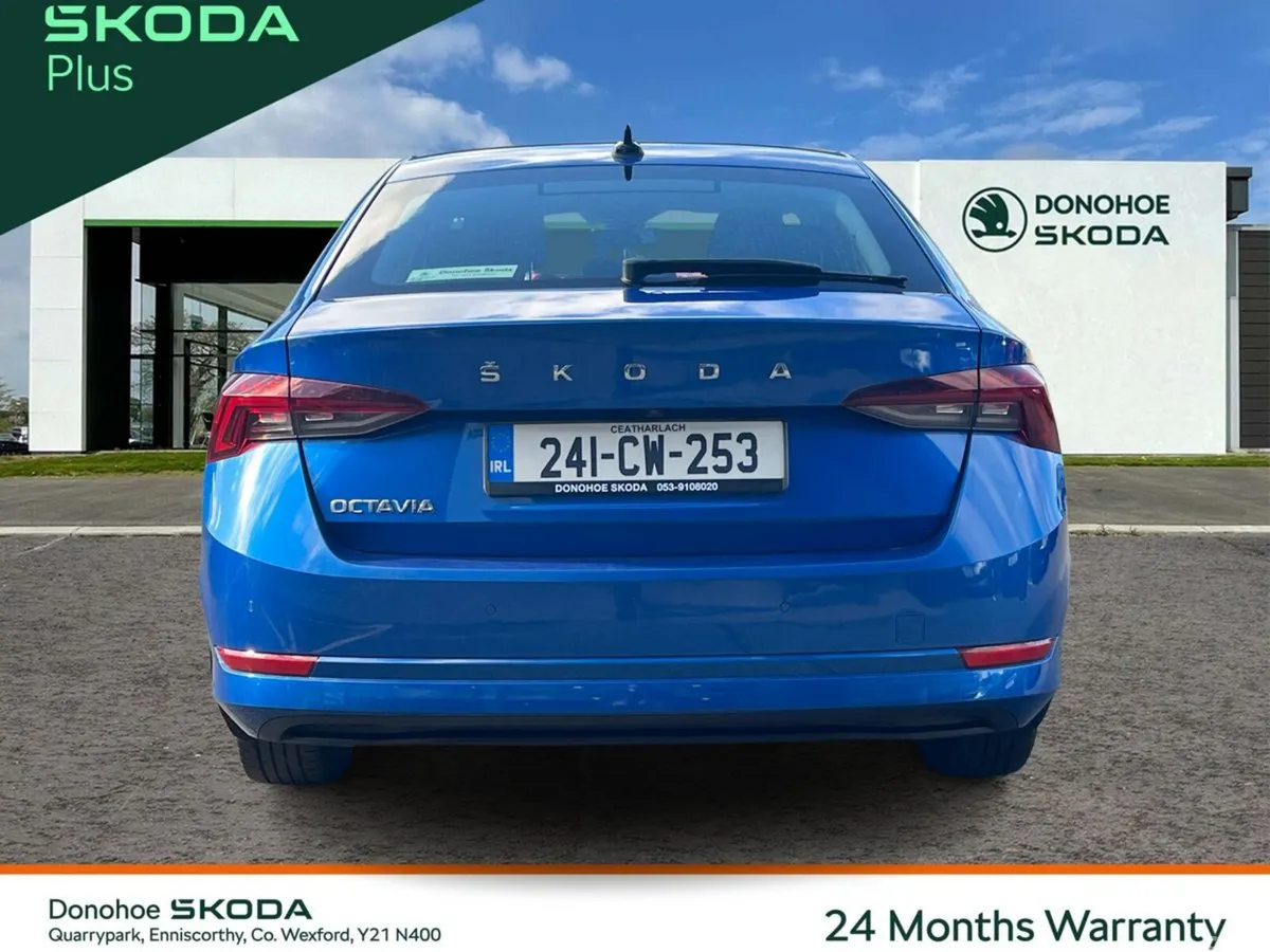 Skoda Octavia Saloon, Petrol, 2024, Blue
