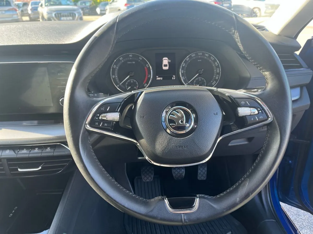Skoda Octavia Saloon, Petrol, 2024, Blue