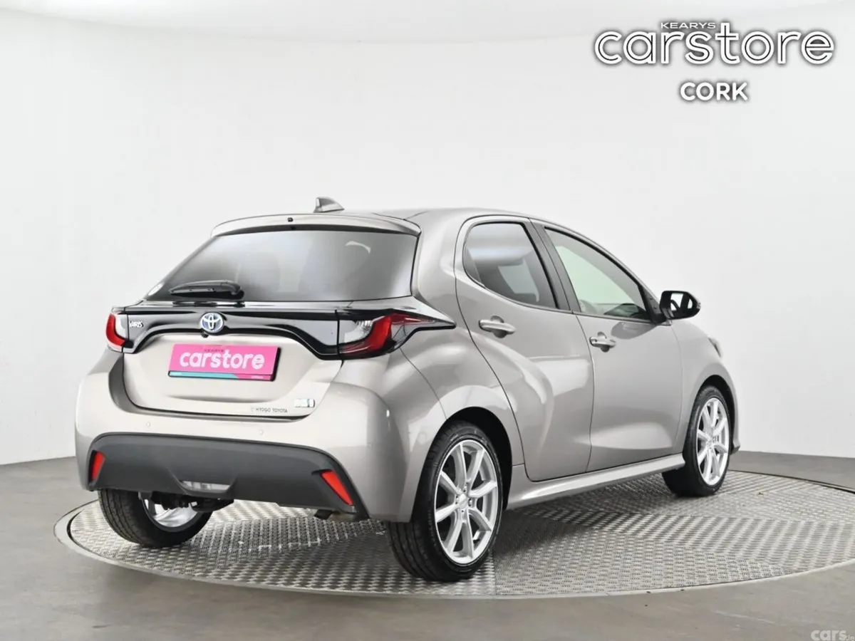 Toyota Yaris Hatchback, Petrol Hybrid, 2022, Brown