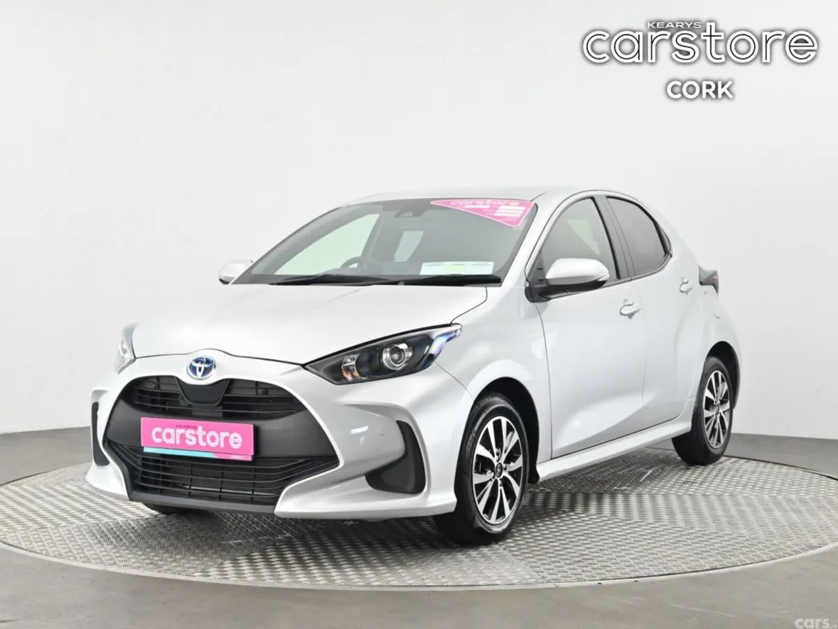 Toyota Yaris Hatchback, Petrol Hybrid, 2021, Silver