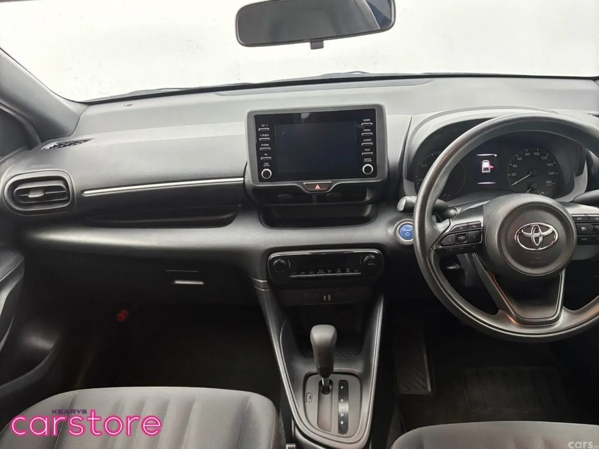 Toyota Yaris Hatchback, Petrol Hybrid, 2021, Silver