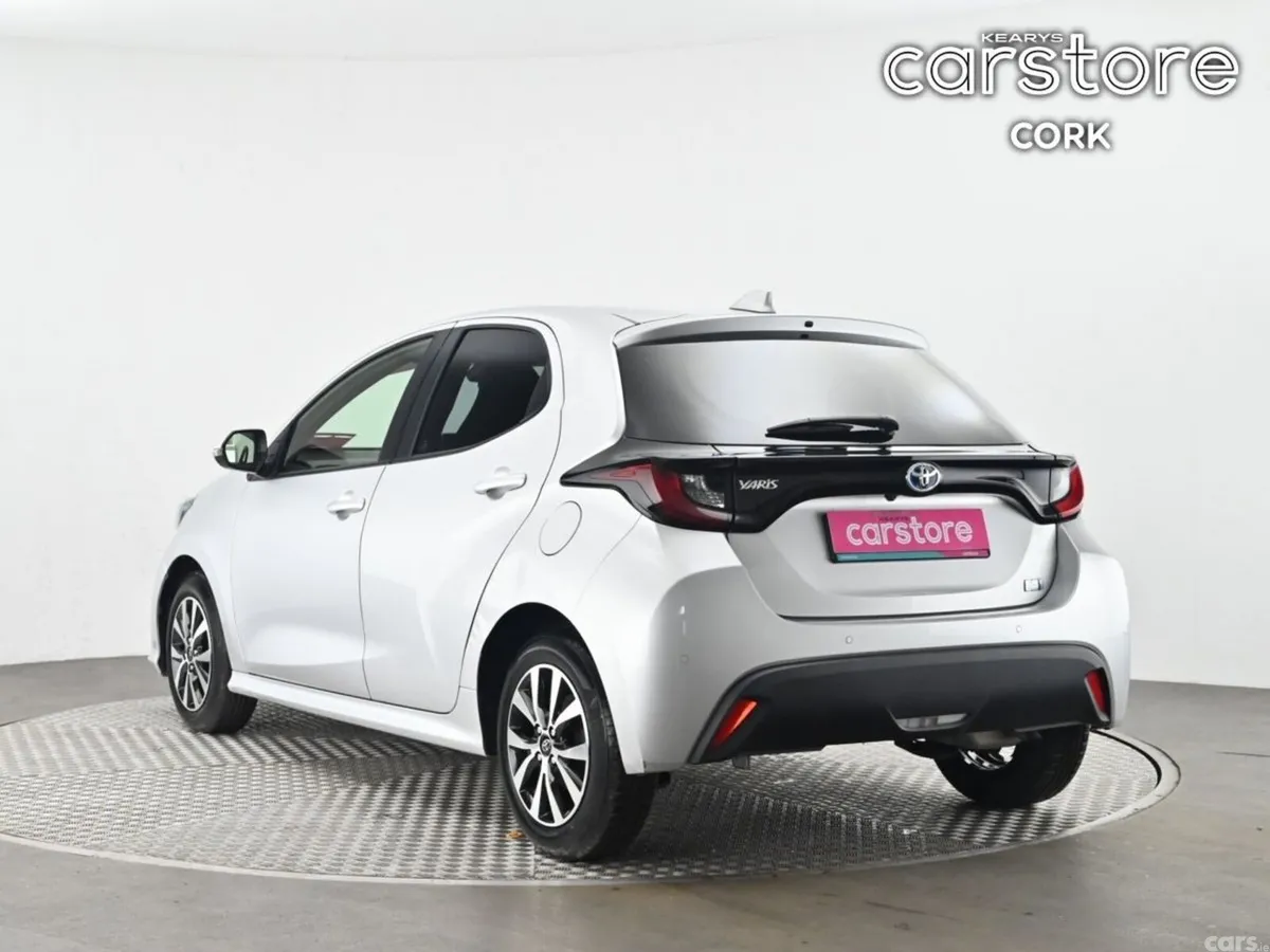 Toyota Yaris Hatchback, Petrol Hybrid, 2023, Silver