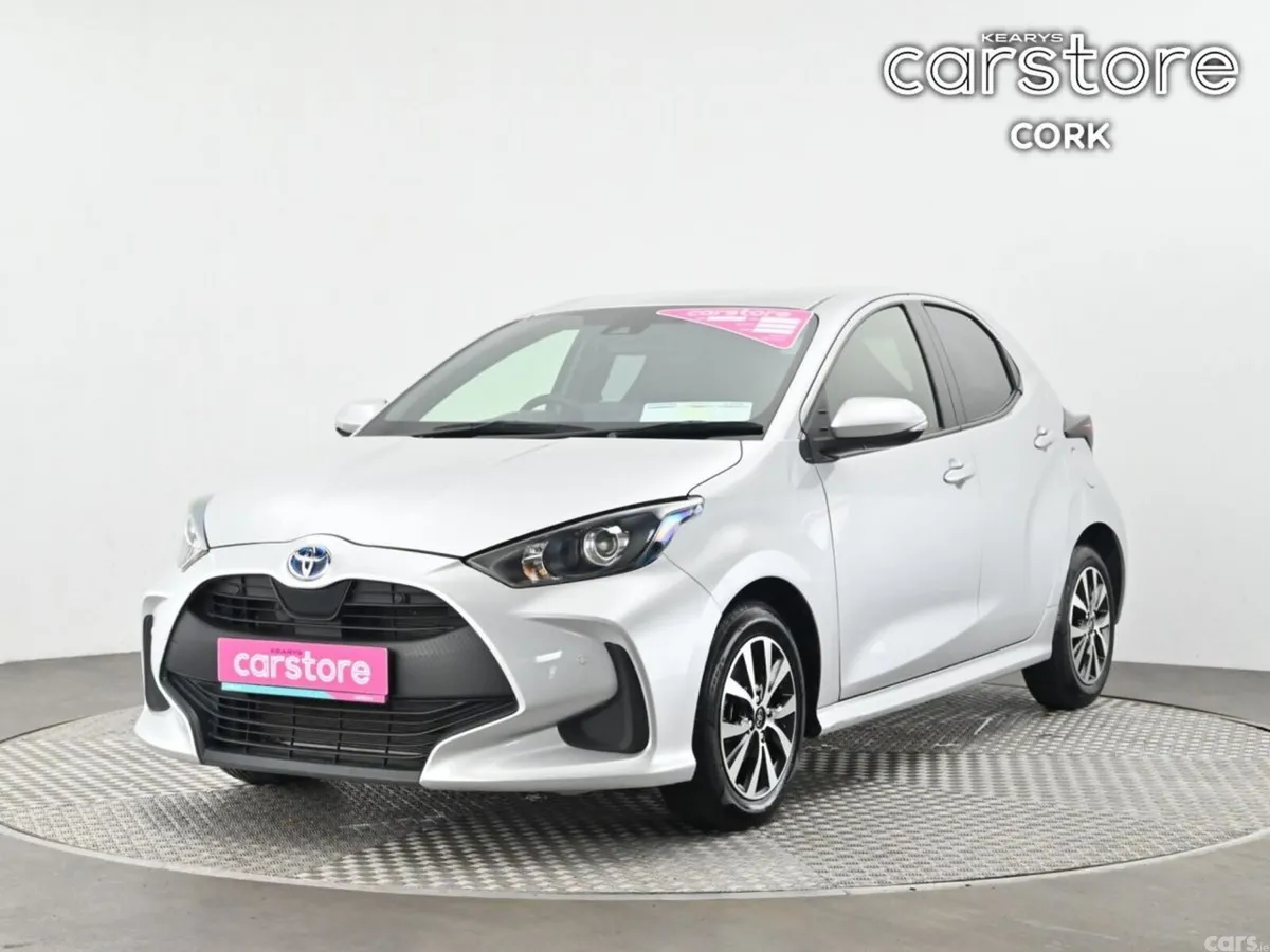 Toyota Yaris Hatchback, Petrol Hybrid, 2023, Silver