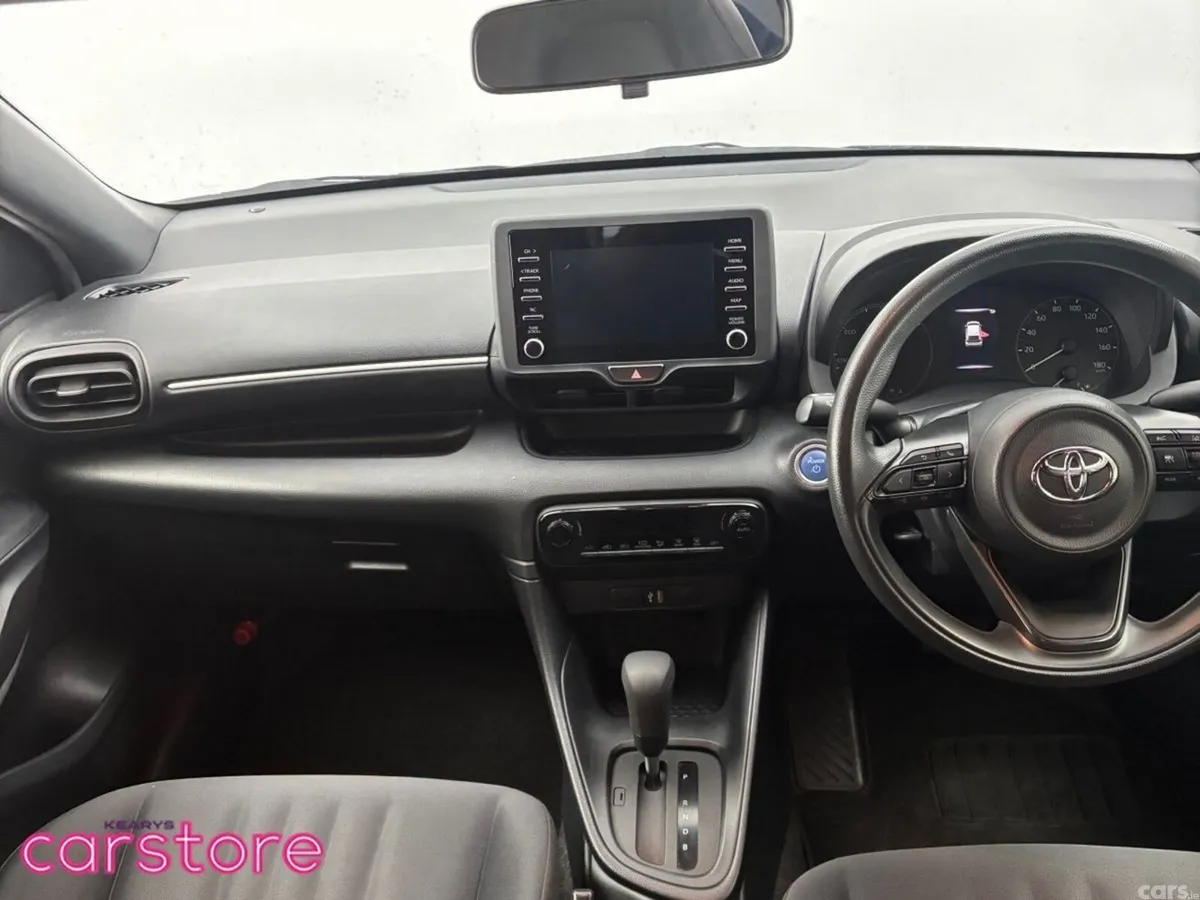 Toyota Yaris Hatchback, Petrol Hybrid, 2023, Silver