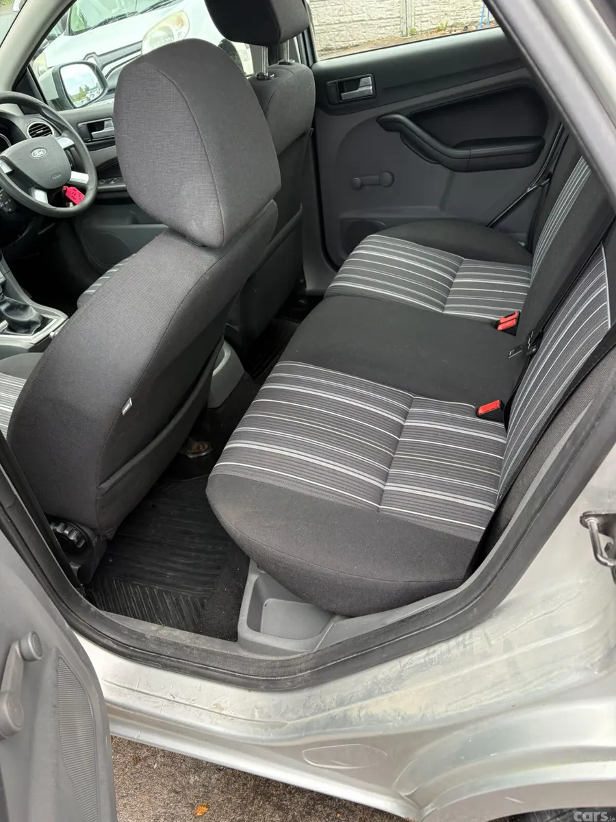 Ford Focus Hatchback, Diesel, 2010, Silver