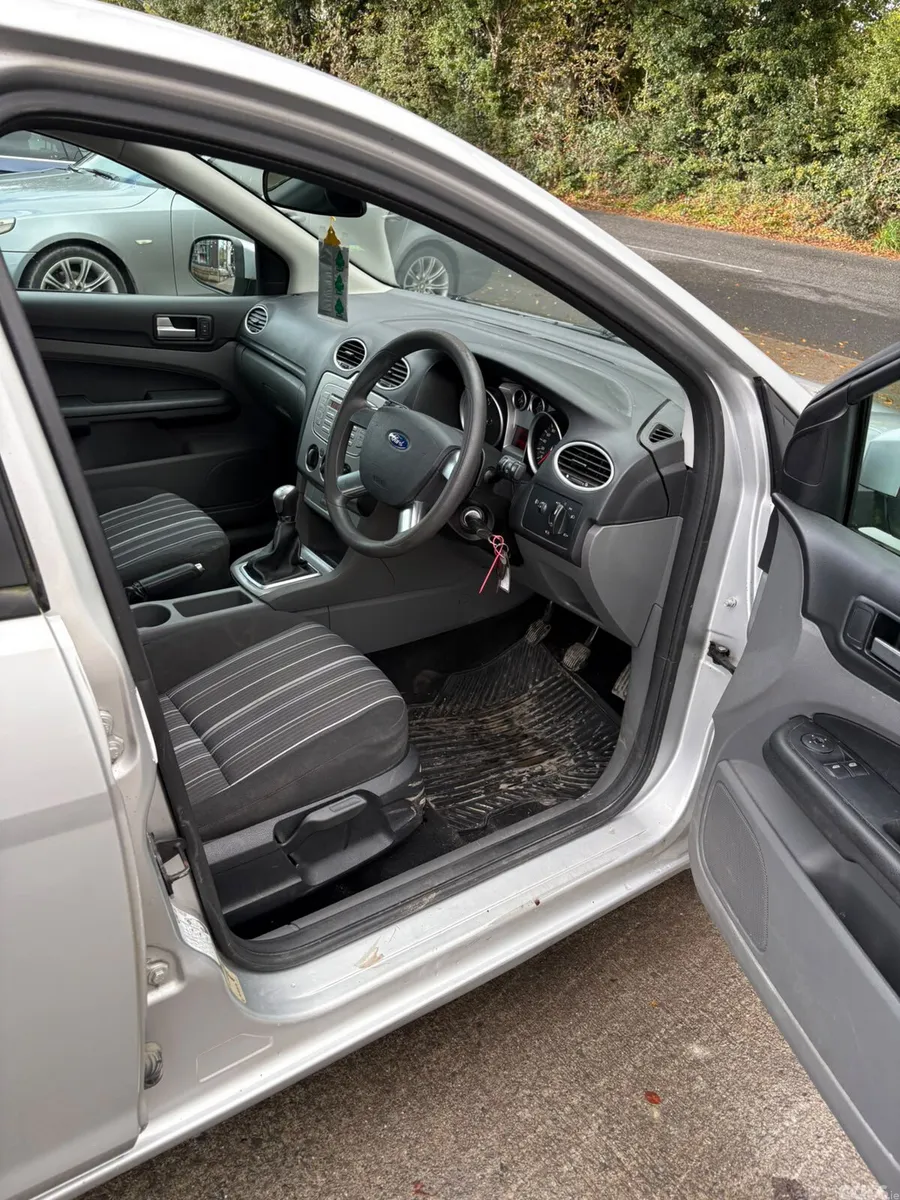 Ford Focus Hatchback, Diesel, 2010, Silver