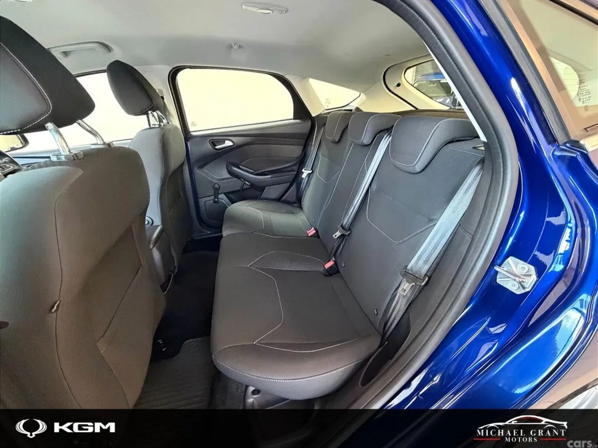 Ford Focus Hatchback, Petrol, 2017, Blue