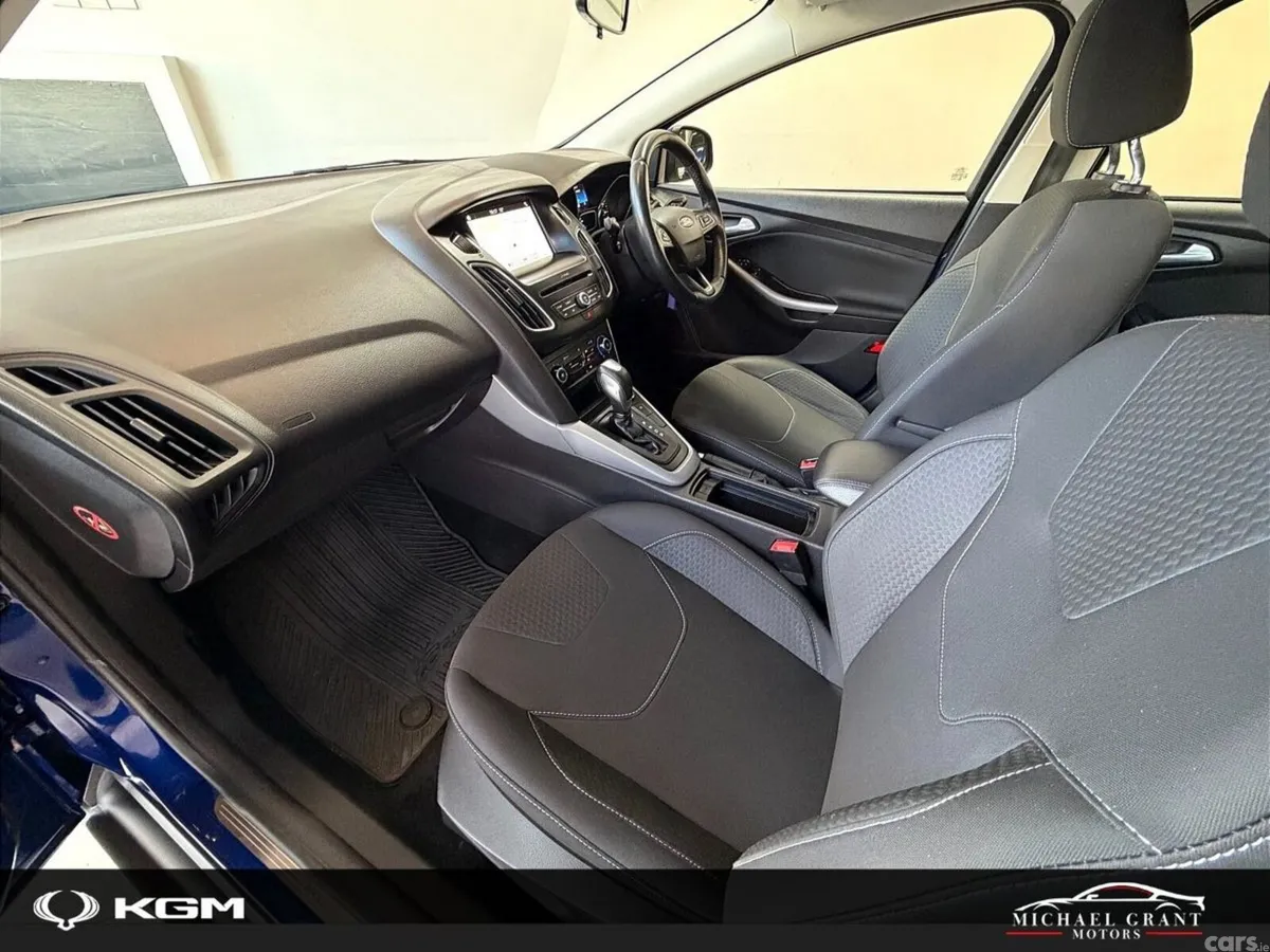 Ford Focus Hatchback, Petrol, 2017, Blue