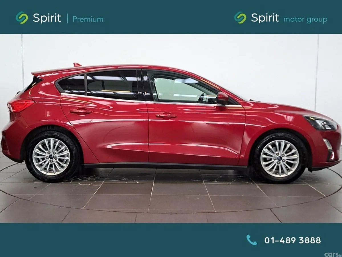 Ford Focus Hatchback, Petrol Hybrid, 2021, Red