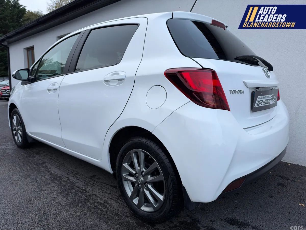 Toyota Yaris Hatchback, Petrol, 2016, White