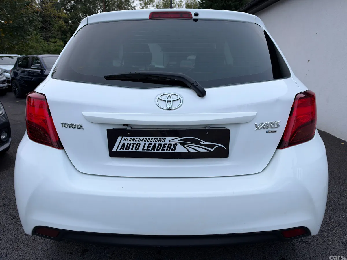Toyota Yaris Hatchback, Petrol, 2016, White