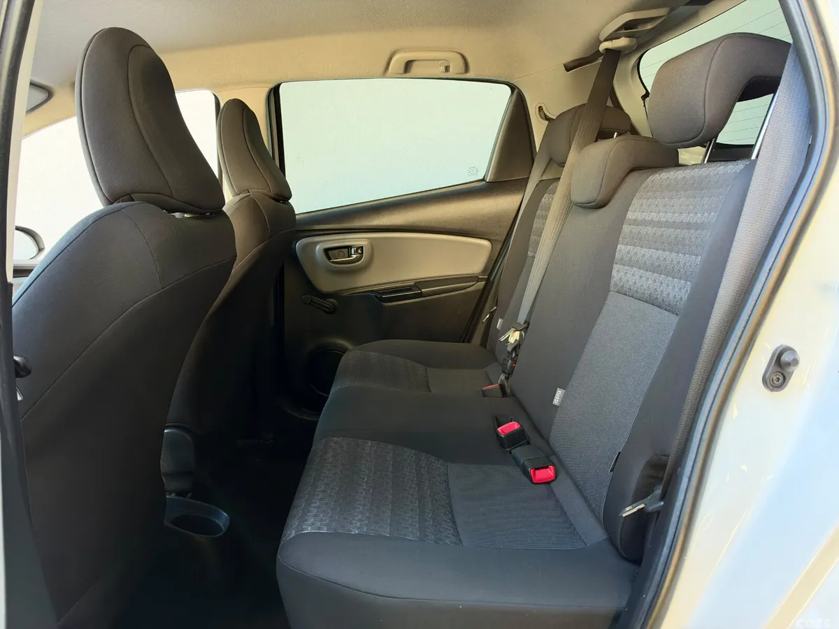 Toyota Yaris Hatchback, Petrol, 2016, White