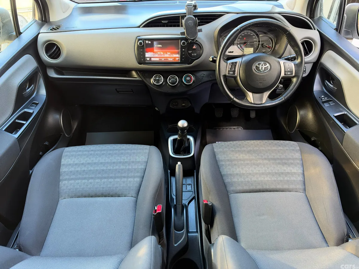 Toyota Yaris Hatchback, Petrol, 2016, White