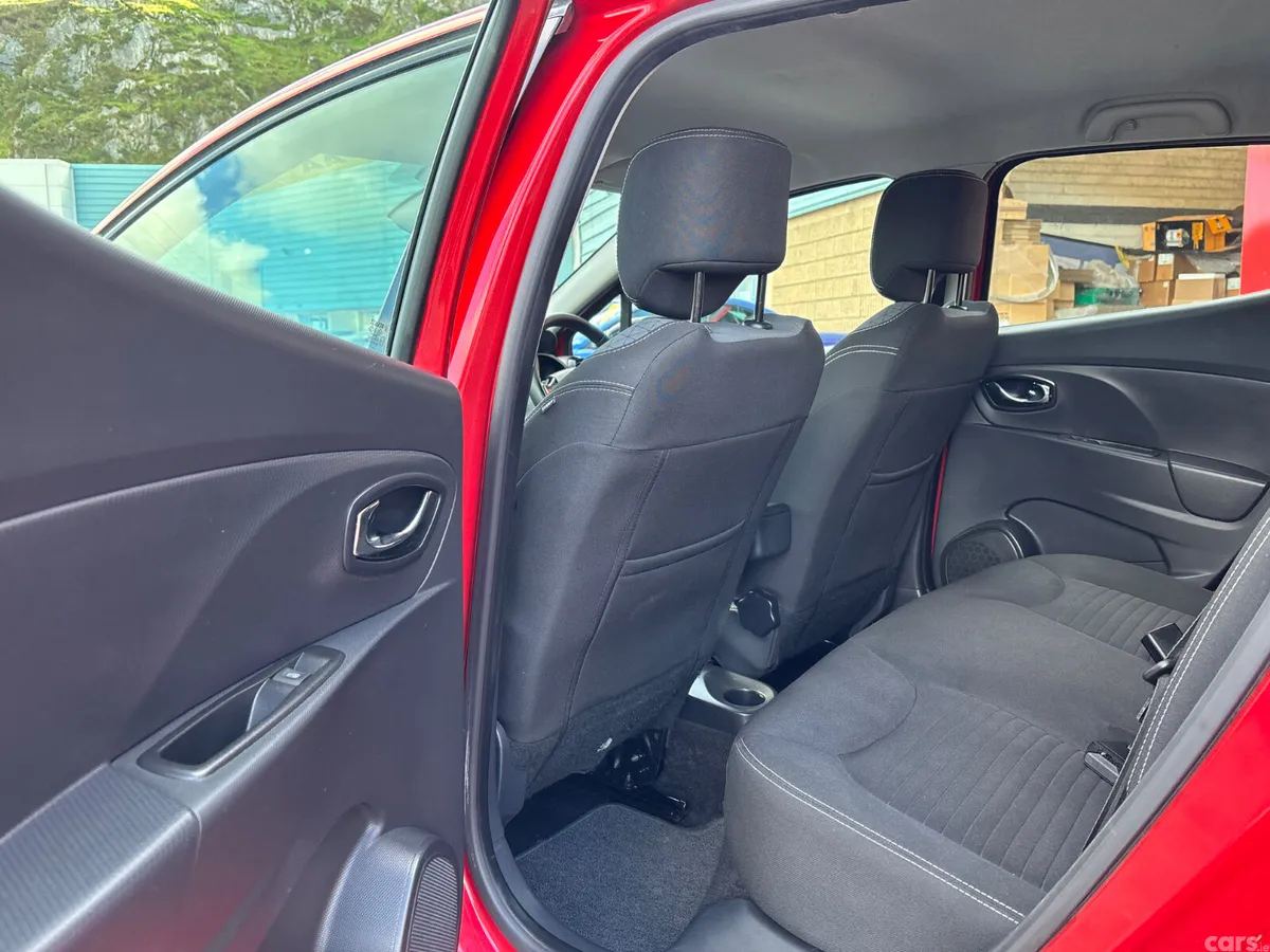 Renault Clio Hatchback, Diesel, 2014, Red