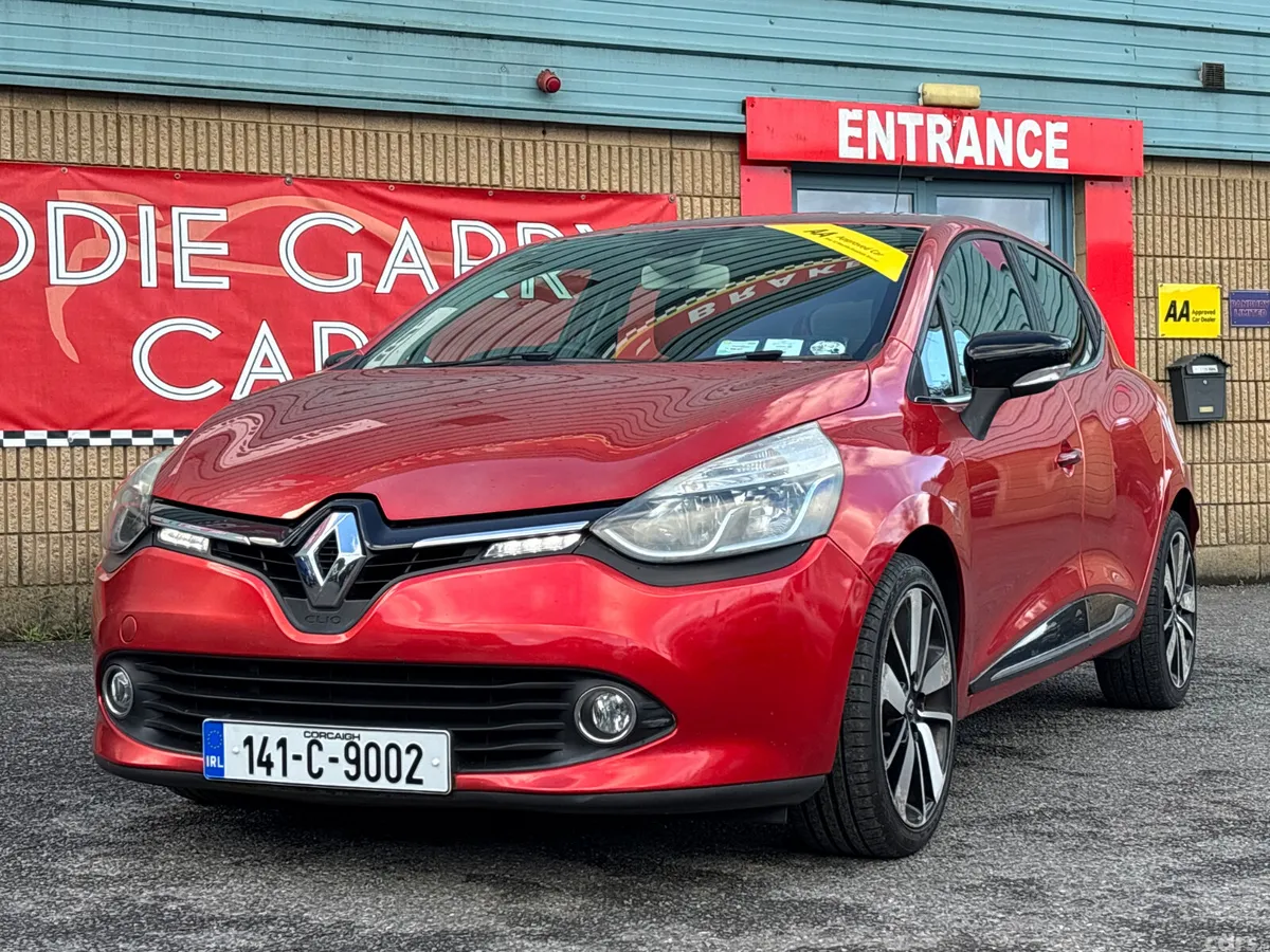 Renault Clio Hatchback, Diesel, 2014, Red