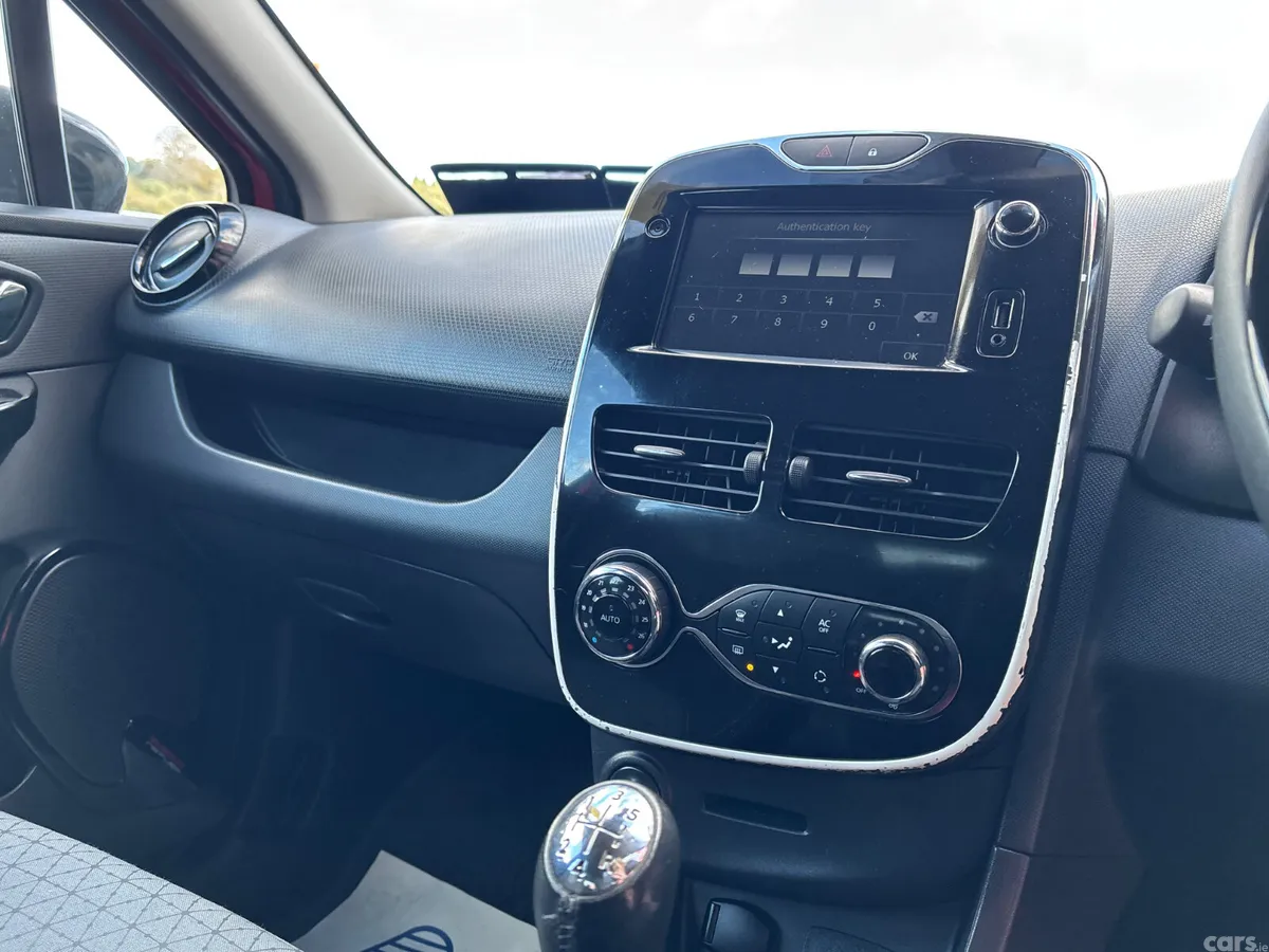 Renault Clio Hatchback, Diesel, 2014, Red
