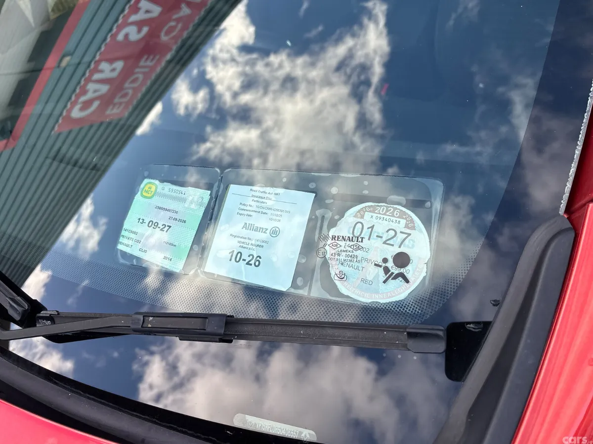 Renault Clio Hatchback, Diesel, 2014, Red