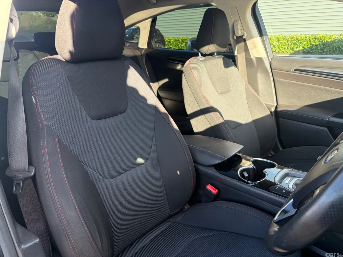 Ford Mondeo Hatchback, Diesel, 2017, Grey