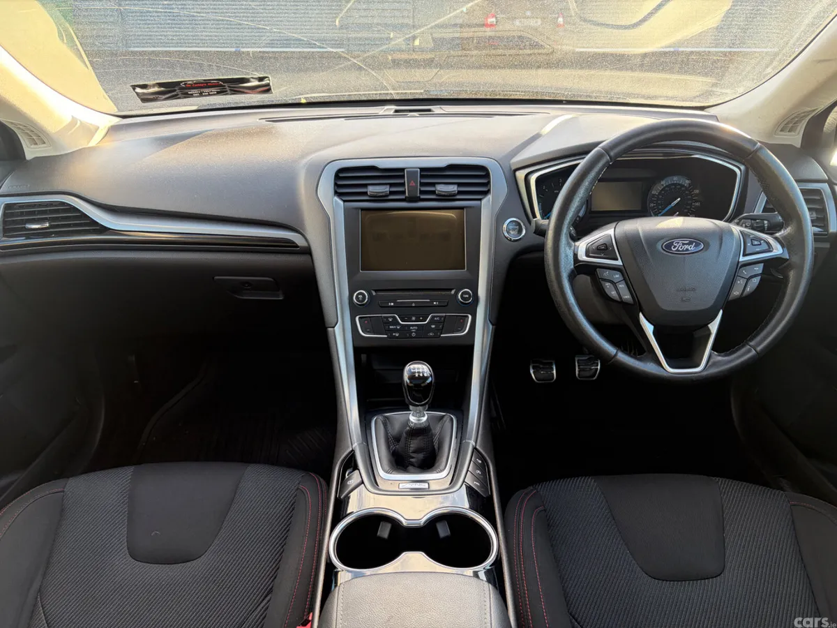 Ford Mondeo Hatchback, Diesel, 2017, Grey