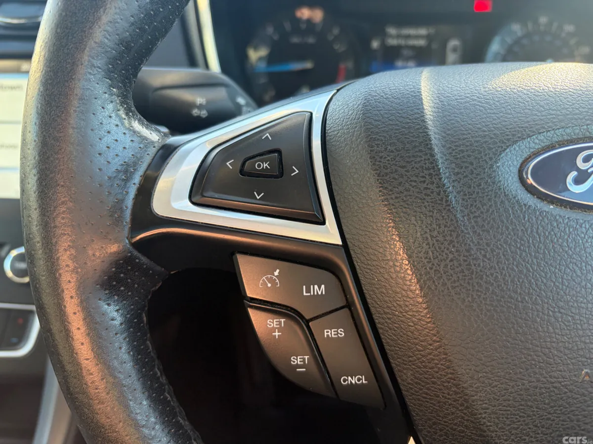 Ford Mondeo Hatchback, Diesel, 2017, Grey