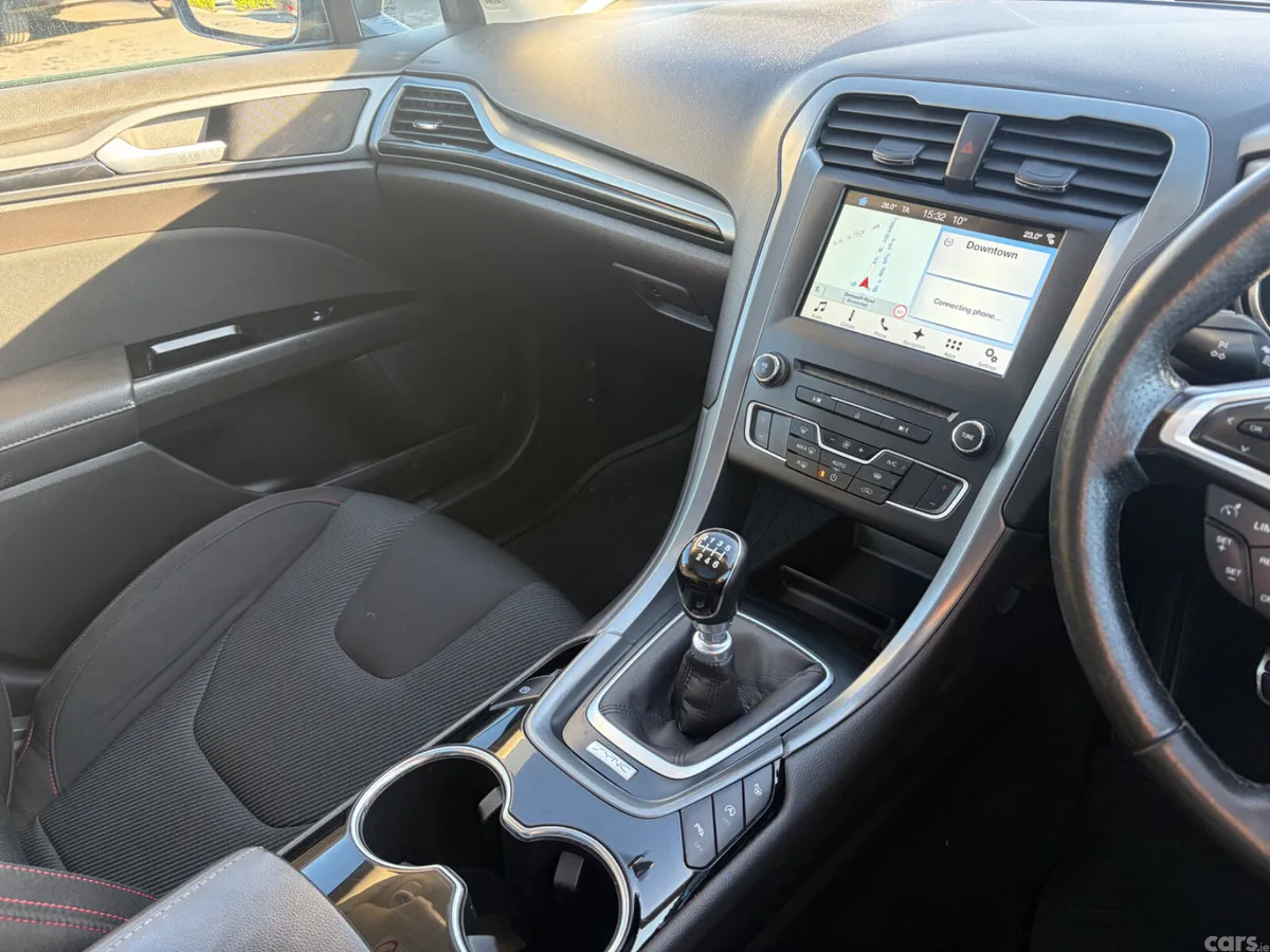 Ford Mondeo Hatchback, Diesel, 2017, Grey