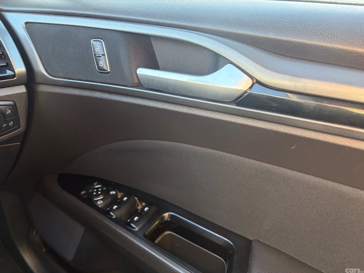 Ford Mondeo Hatchback, Diesel, 2017, Grey