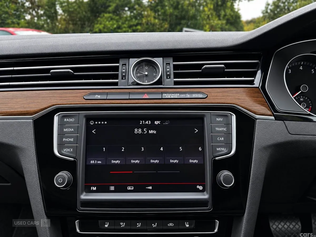 Volkswagen Passat , Petrol, 2015, Black