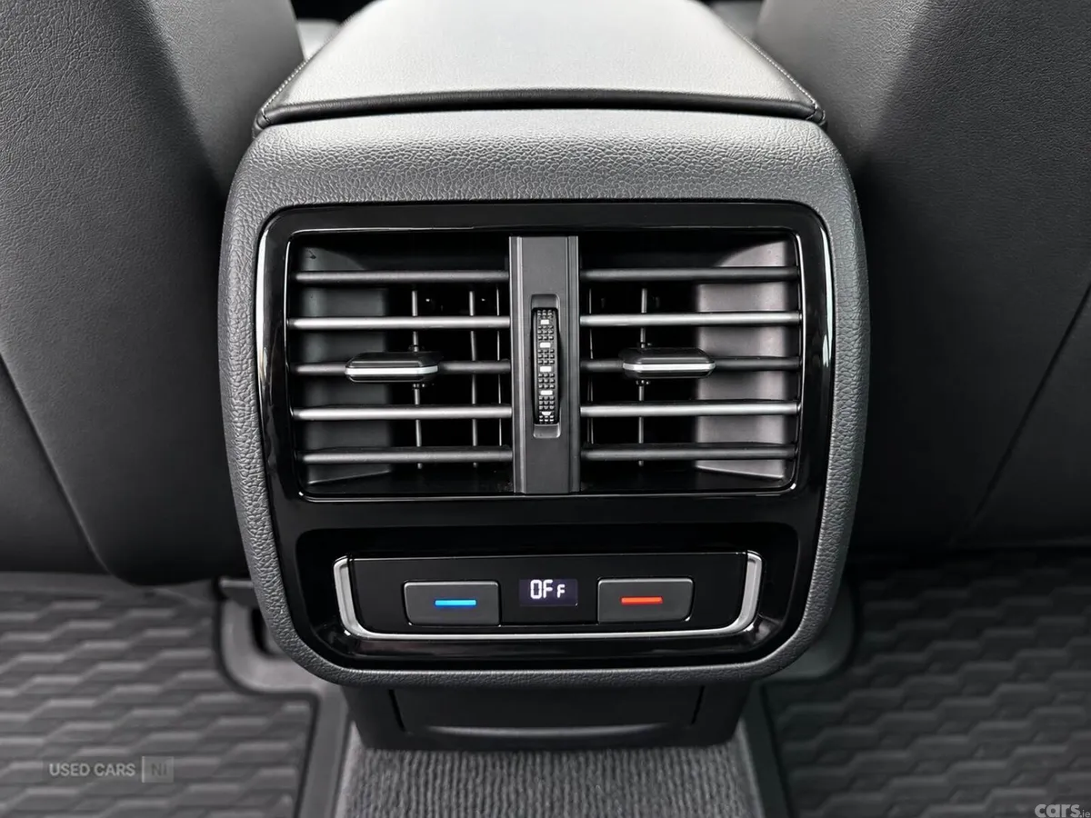 Volkswagen Passat , Petrol, 2015, Black