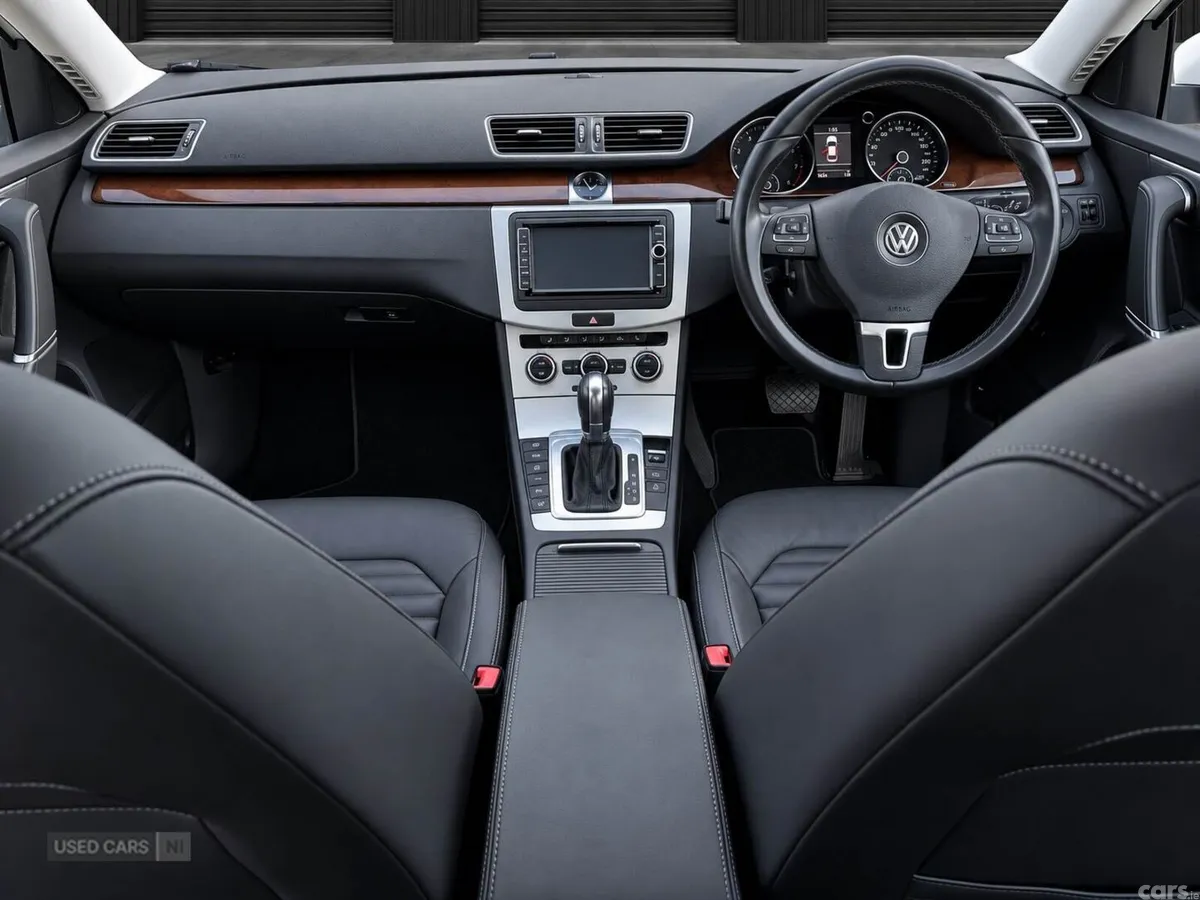 Volkswagen Passat , Petrol, 2013, White