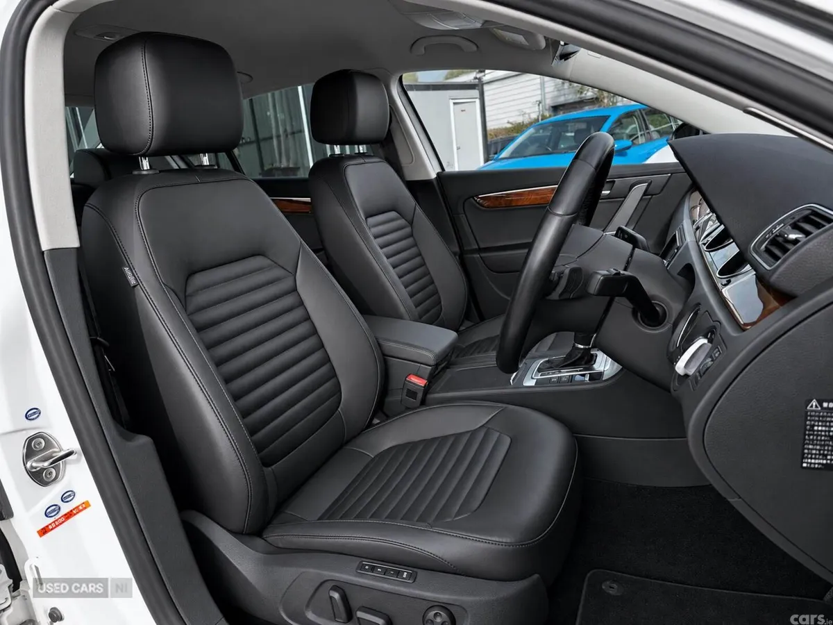 Volkswagen Passat , Petrol, 2013, White