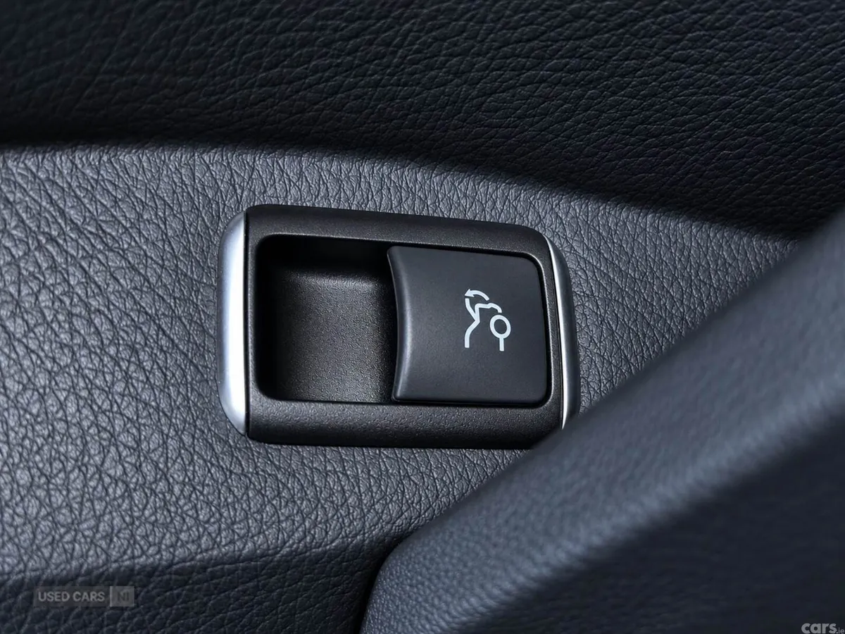 Mercedes-Benz E-Class , Petrol, 2013, Black