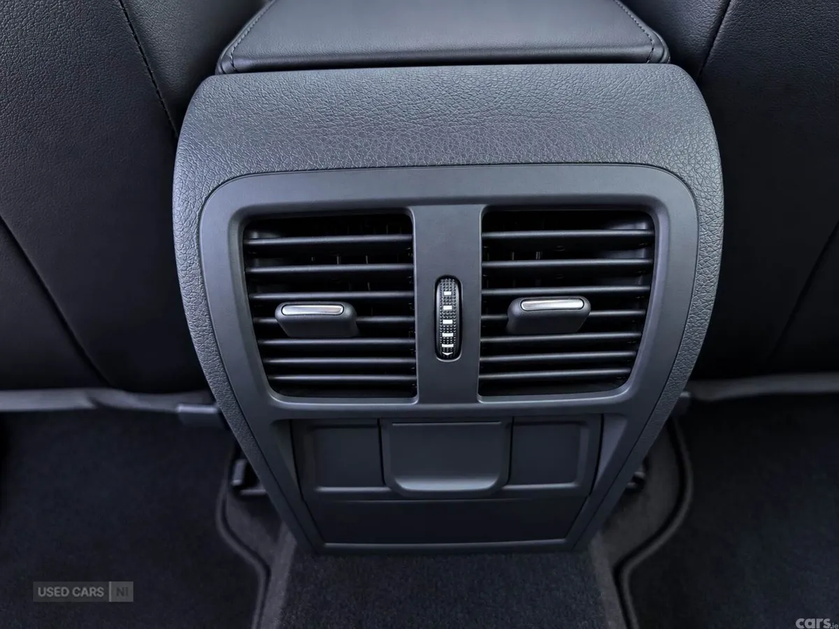 Volkswagen Passat , Petrol, 2013, White