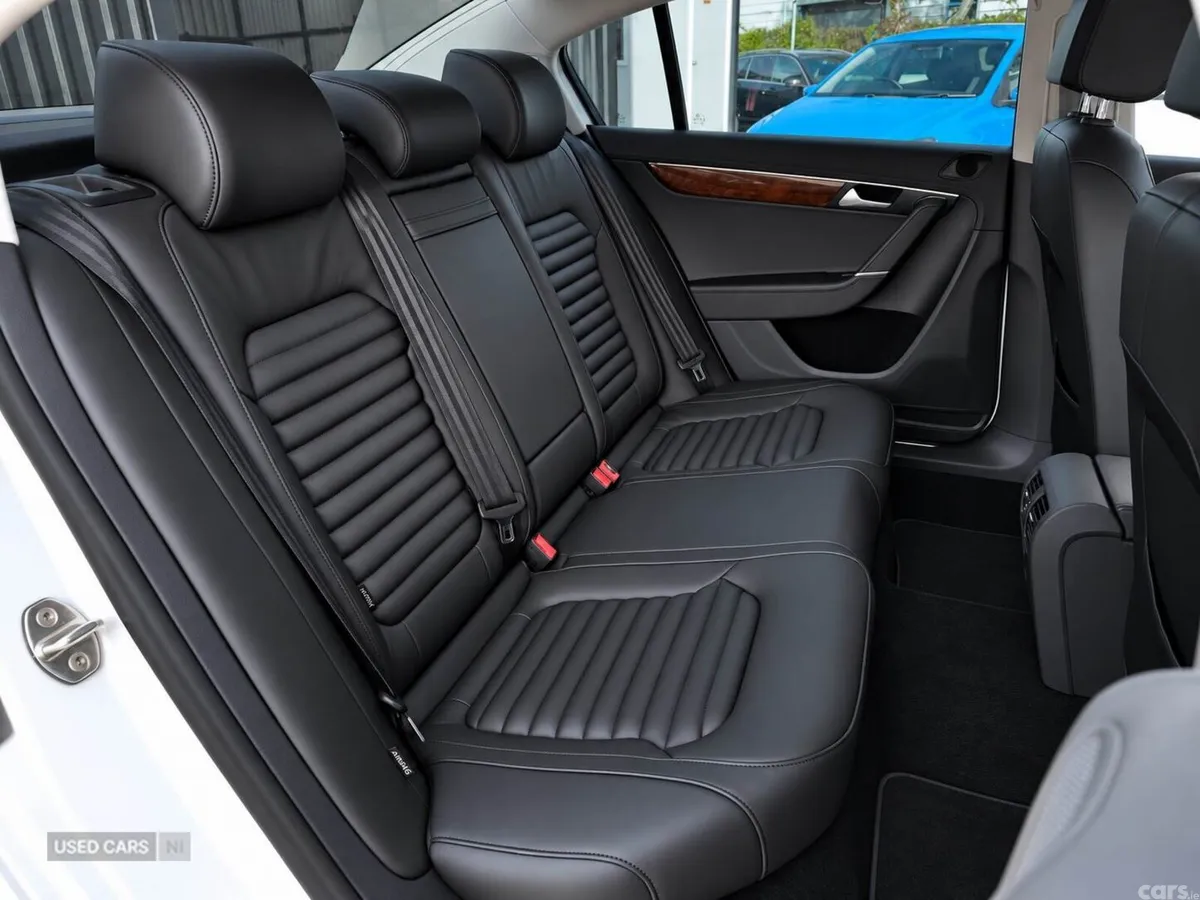 Volkswagen Passat , Petrol, 2013, White