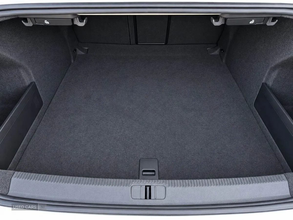 Volkswagen Passat , Petrol, 2013, White