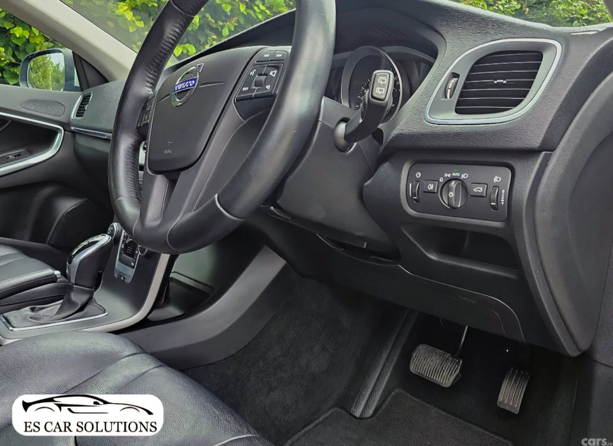 Volvo V40 Hatchback, Petrol, 2016, Grey