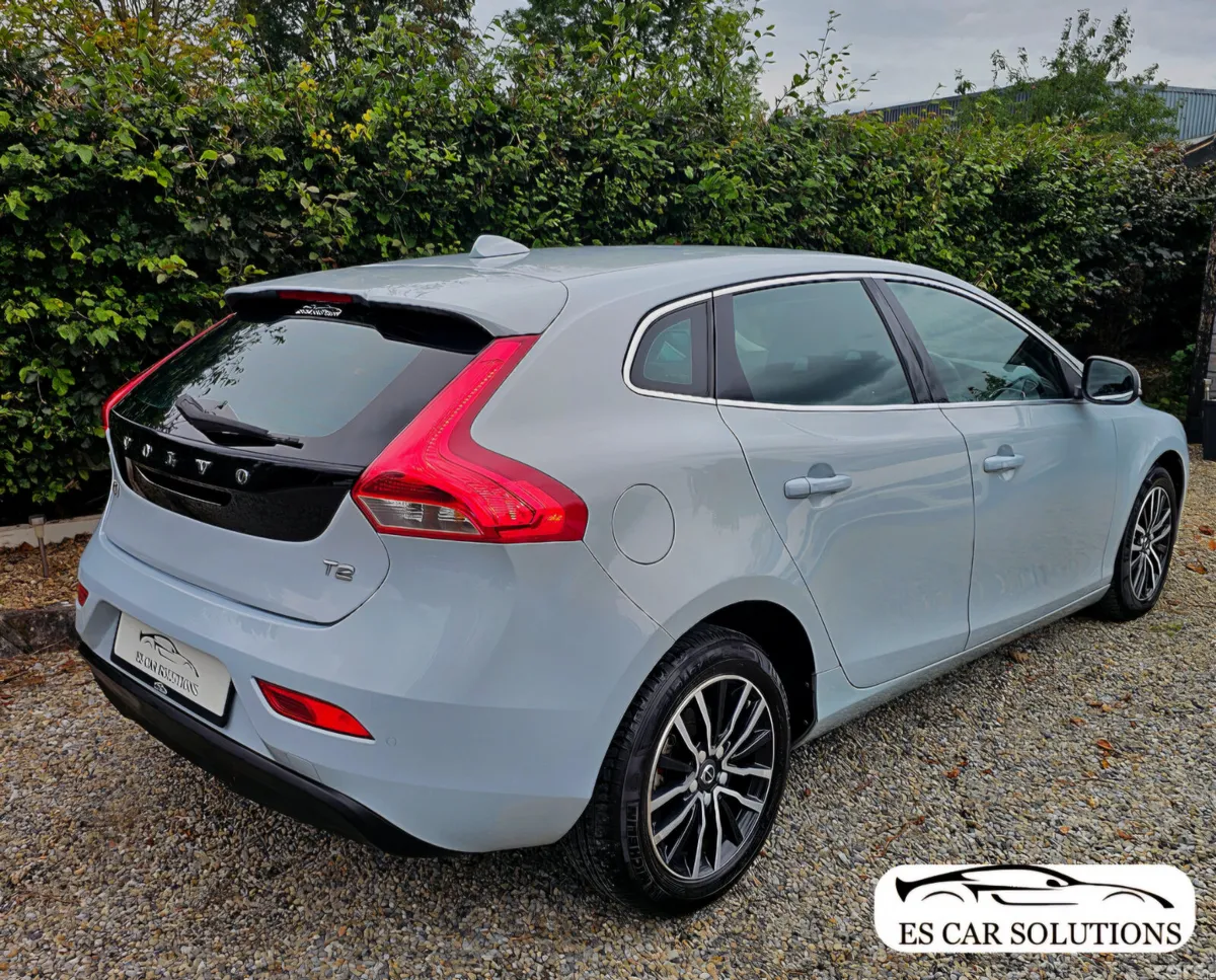 Volvo V40 Hatchback, Petrol, 2016, Grey