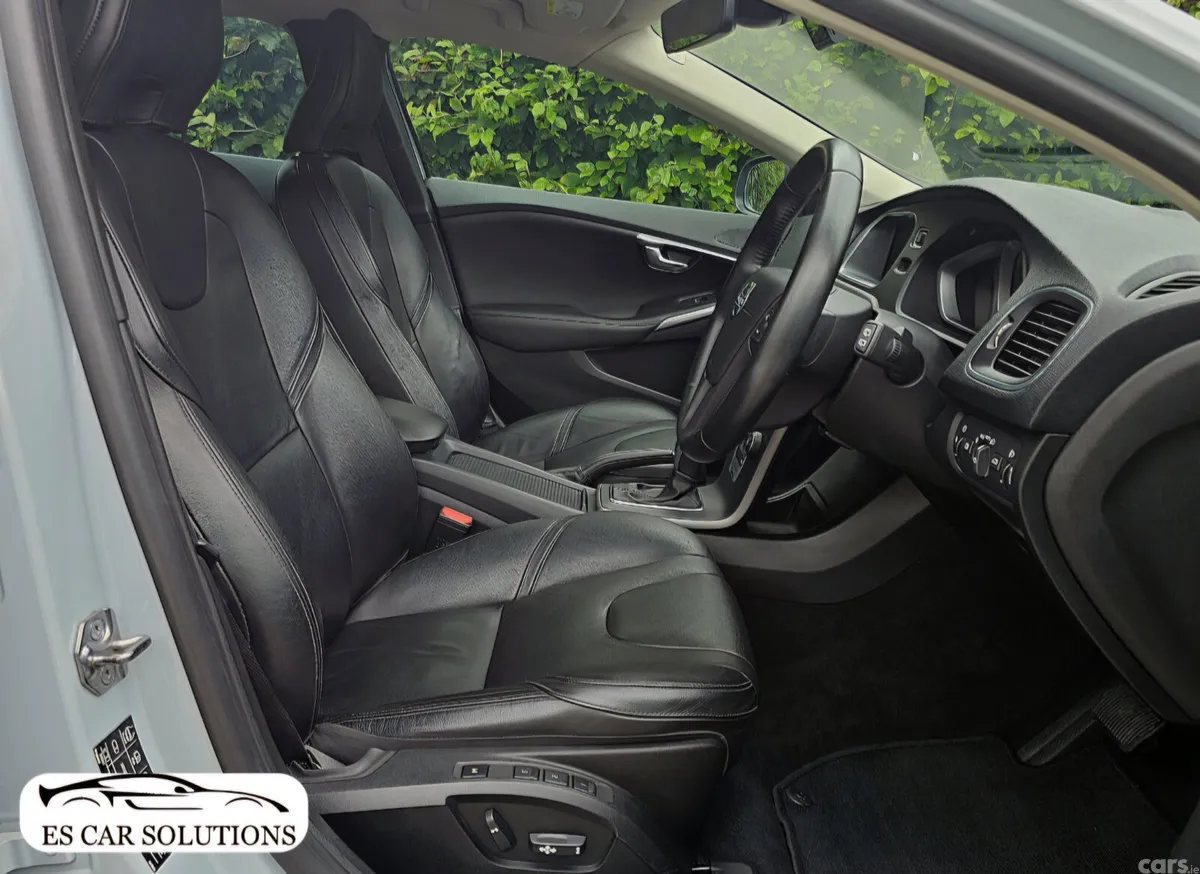 Volvo V40 Hatchback, Petrol, 2016, Grey